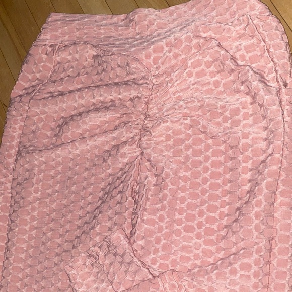 Chic Pink Honeycomb Leggings - Picture 5 of 5